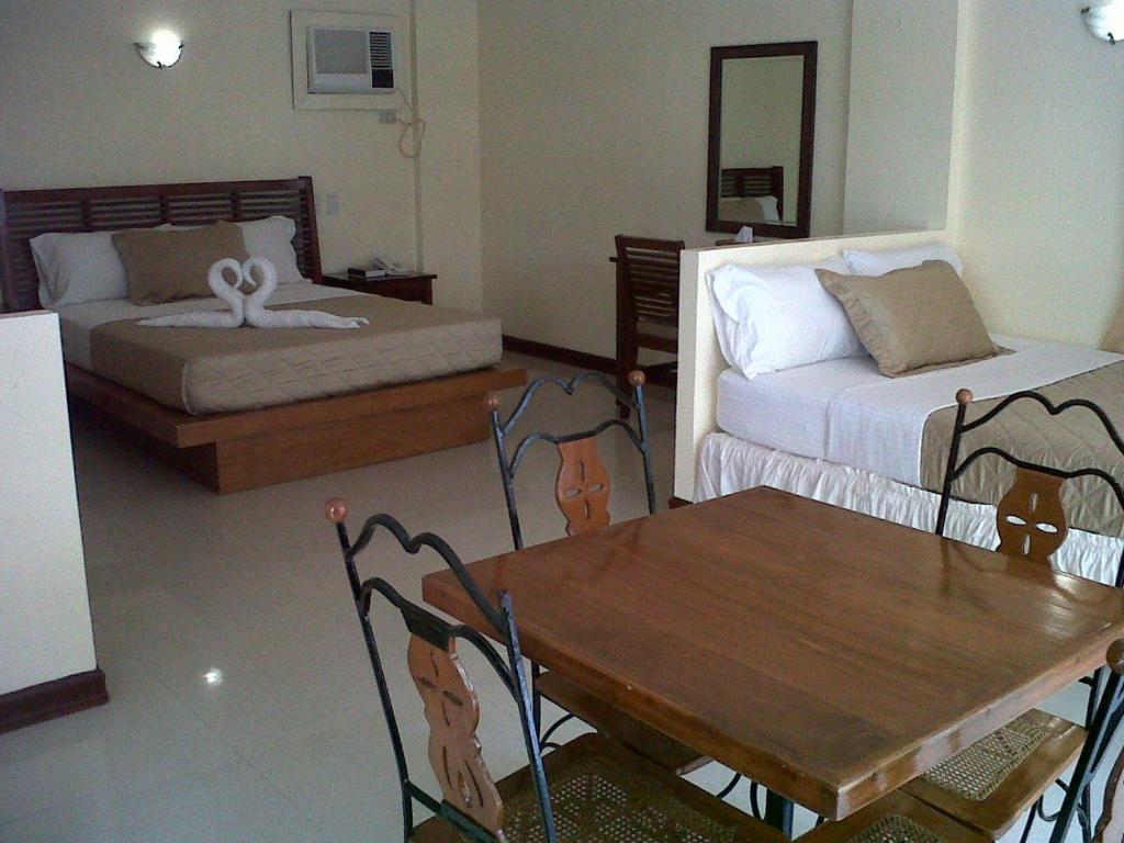 Beachcomber Resort Balabag  Room photo